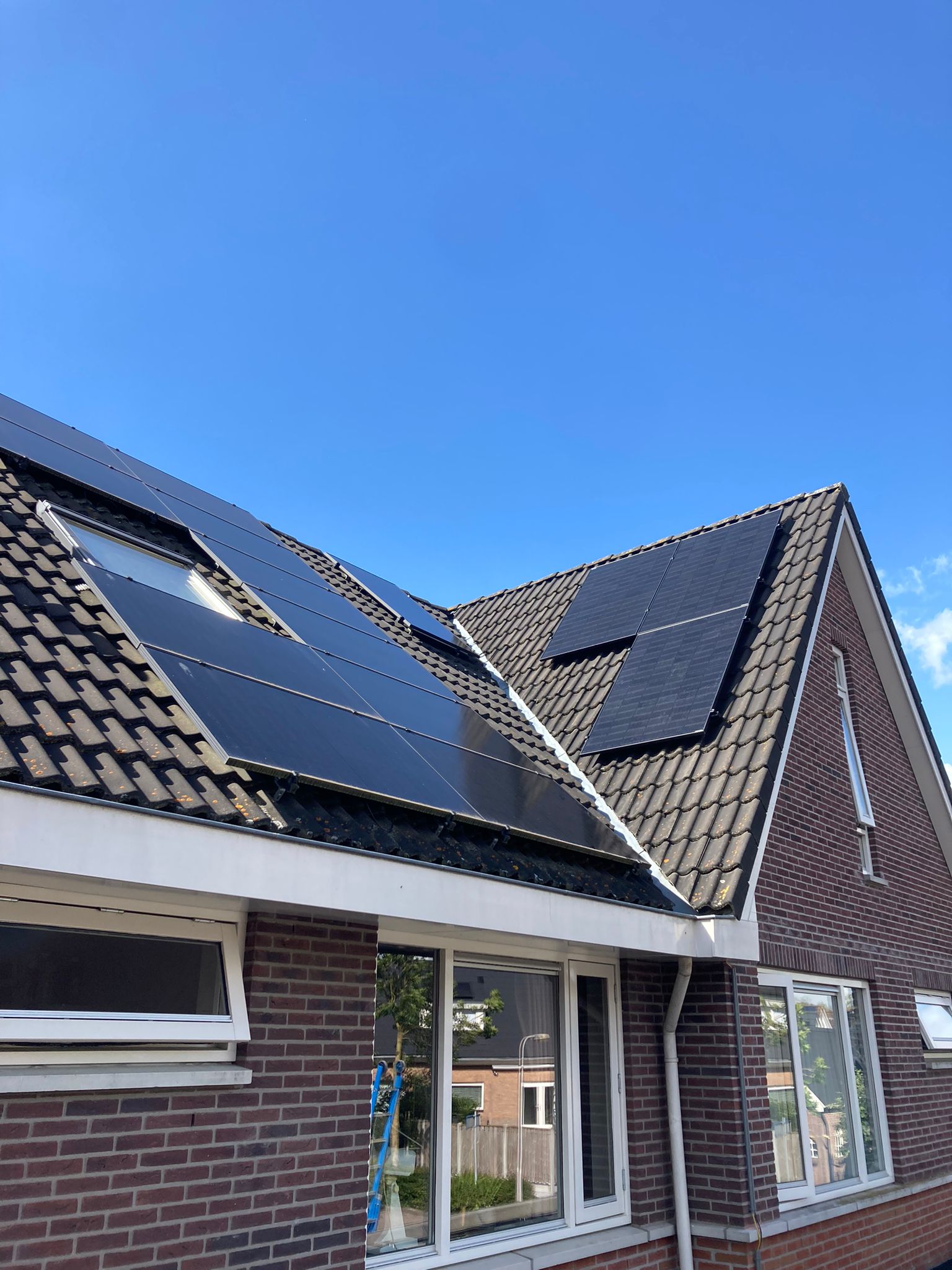 Zonnepanelen op schuin dak